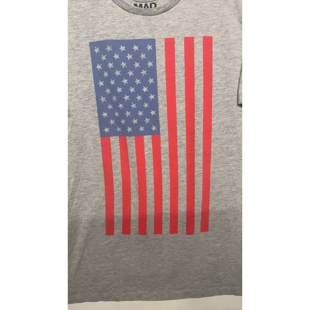 Vertical US Flag American Pride Patriotic USA T-shirt Tee Size MEDIUM - Picture 2 of 4